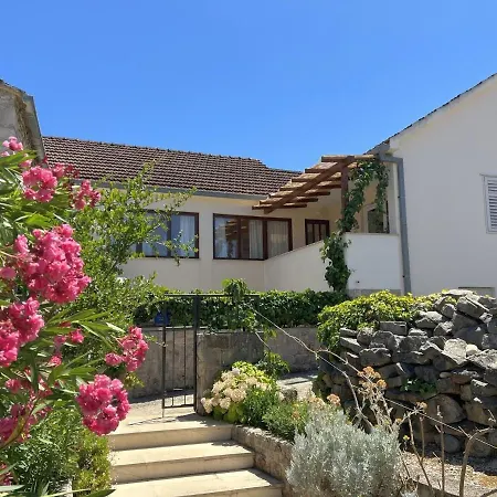 House Lara * Vrboska