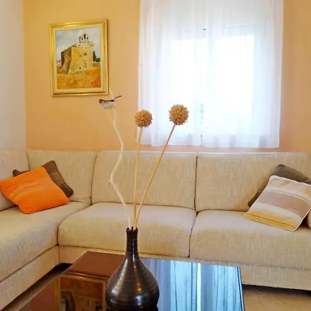 House Lara * Vrboska