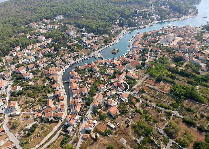 Сasa de vacaciones House Lara