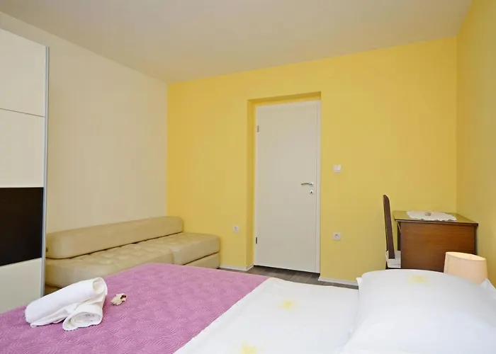 House Lara Vrboska