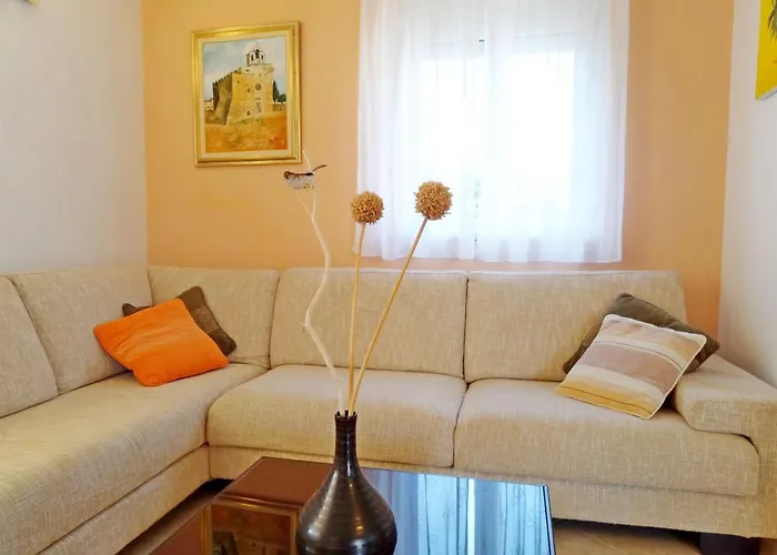 House Lara * Vrboska