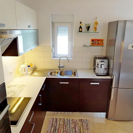 House Lara Vrboska