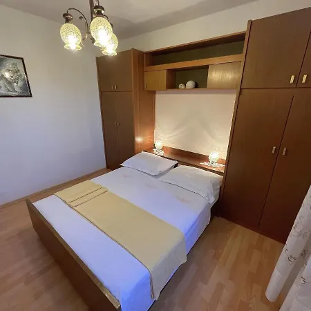 House Lara Vrboska