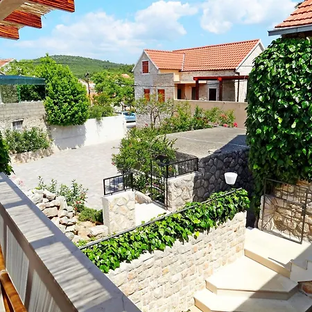 House Lara Ferienhaus *