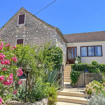 House Lara * Vrboska