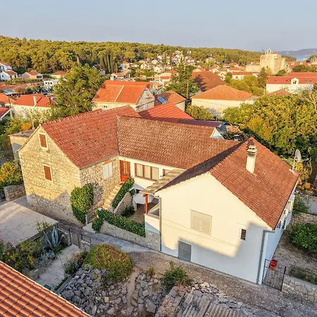 House Lara Vrboska