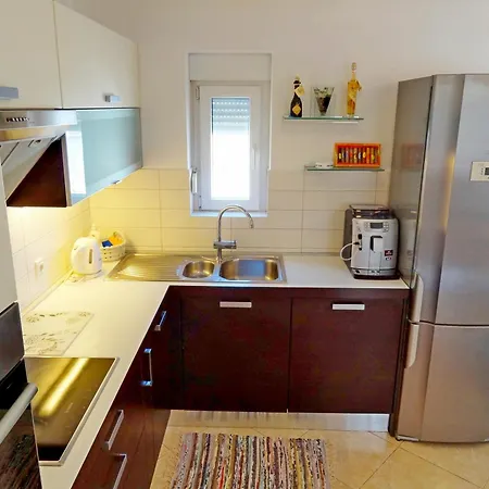 House Lara Vrboska