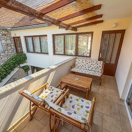 House Lara Vrboska