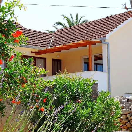 Holiday home House Lara Vrboska