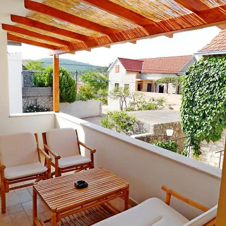 House Lara Holiday home