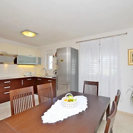 House Lara Holiday home
