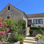 House Lara * Vrboska