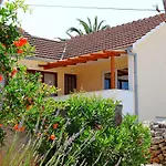 Semesterbostad House Lara Vrboska