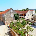 Semesterbostad House Lara Vrboska