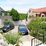 House Lara Semesterbostad Vrboska