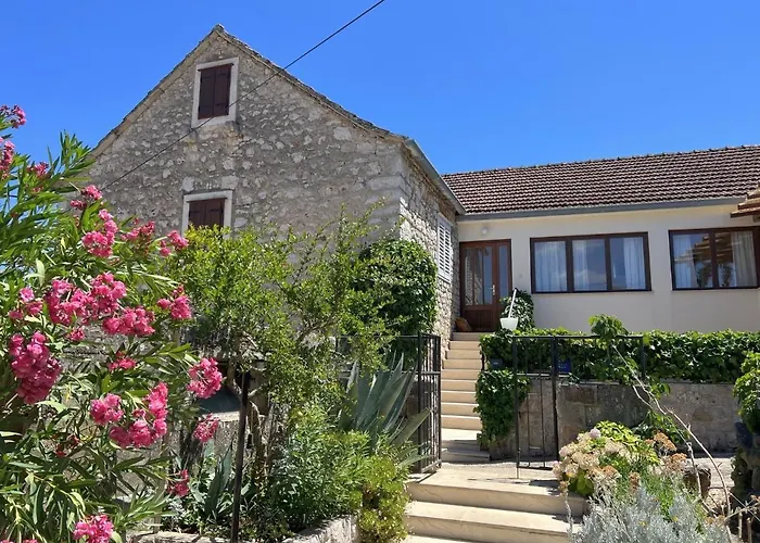 House Lara * Vrboska