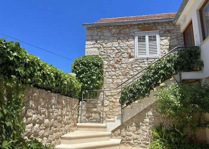 House Lara Ferienhaus Vrboska